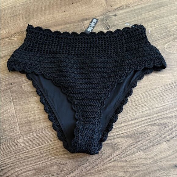 NEW BEACH RIOT brinley bottoms in black - Picture 2 of 3